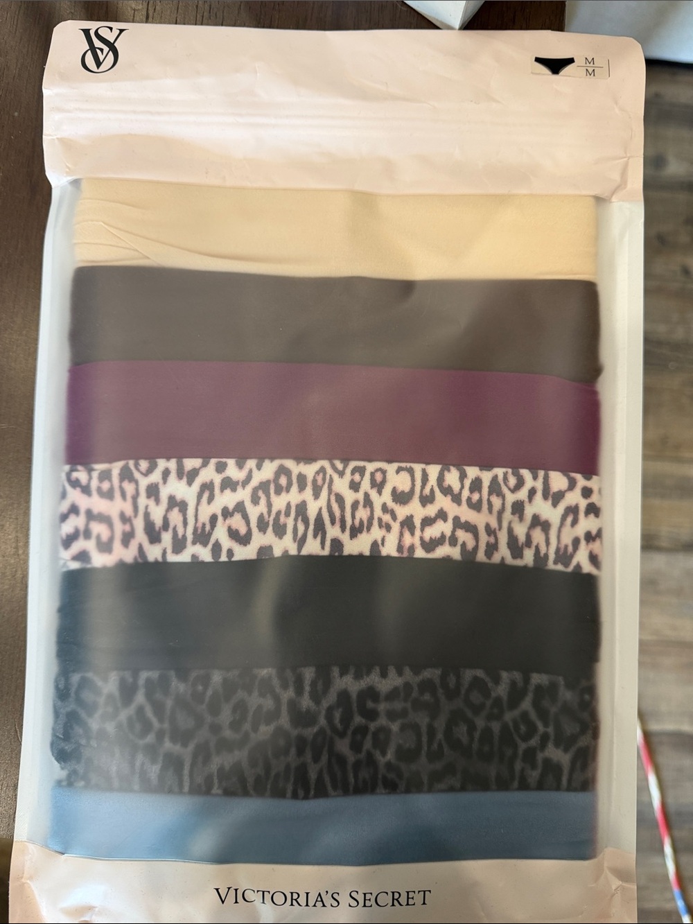 *NIP* Victoria's Secret 7-Pack Seamless Thongs - Neutral/Animal Print Mix - Sz M